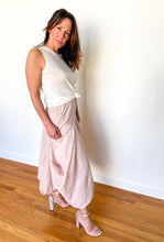Load image into Gallery viewer, The Sona Sleeveless Linen Tank
